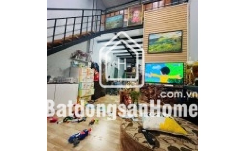 Bán nhà  đường Số 44, Phước Long A, Q.9, TP HCM. DT 110 m2, 2 tầng, 2PN, SH. Giá 8.9 tỷ.